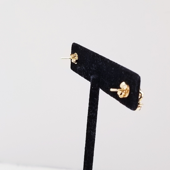 Flower Stud Earrings for LittleGirl's. 18K Gold Plated. New - Picture 5 of 5